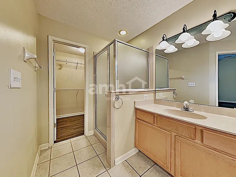 9289 Oakengate Cv — Photo 12