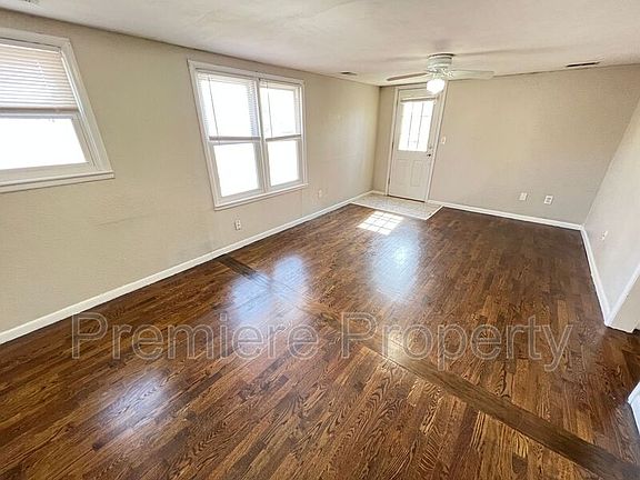4th image of 146 S Leonard St Unit 2