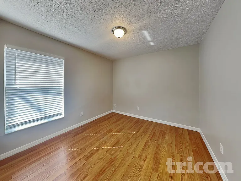 17128 Woodcrest Way — Photo 12