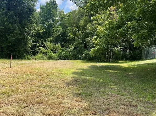 923 Avenue C, Huntsville, TX 77320