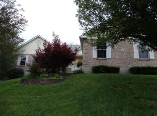 822 Bridgewater Xing, Villa Ridge, MO 63089