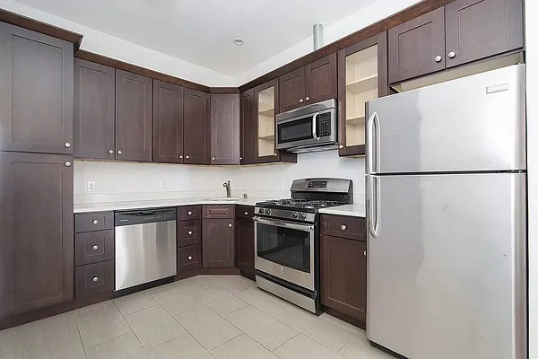 Rented by REAL New York | media 7