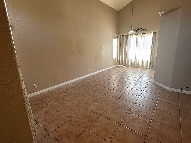 4277 Harbor Ct — Photo 7