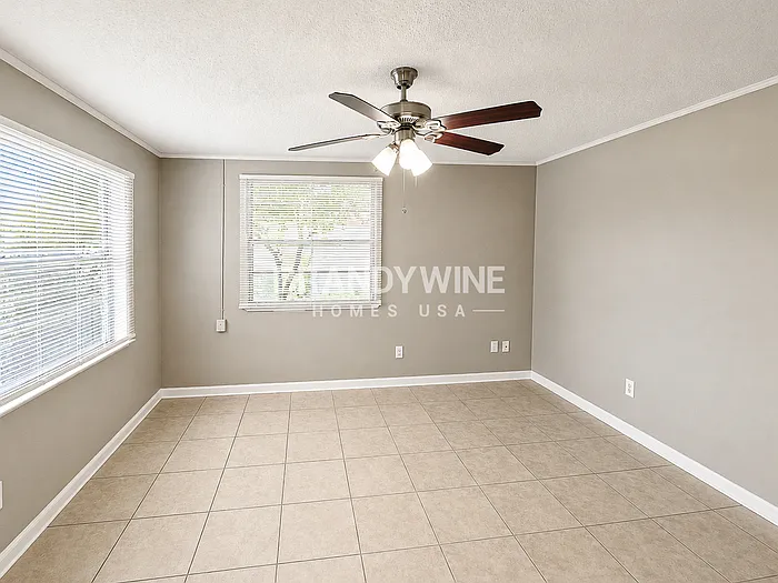 3 bed, 1.5 bath, 1221 sqft, $1,545 — Photo 4