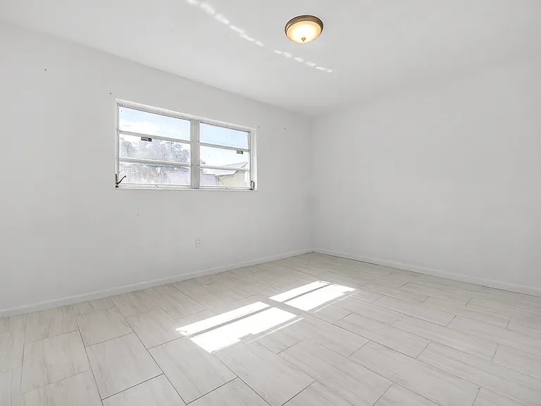 313 N Arcadia Ave #313 — Photo 3