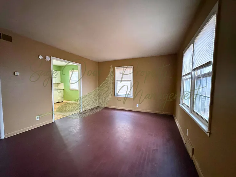 1106 N Union St — Photo 2