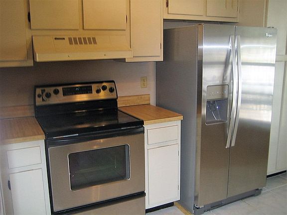 3rd image of 204 Palmetto Ct