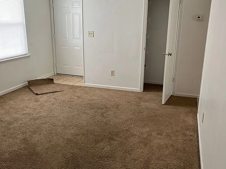 4345 Oakwood Rd — Photo 3