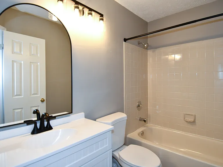 13703 Lord Sterling Pl — Photo 4