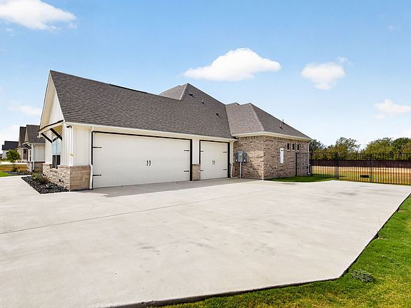 5th image of 1009 Tobey Ct