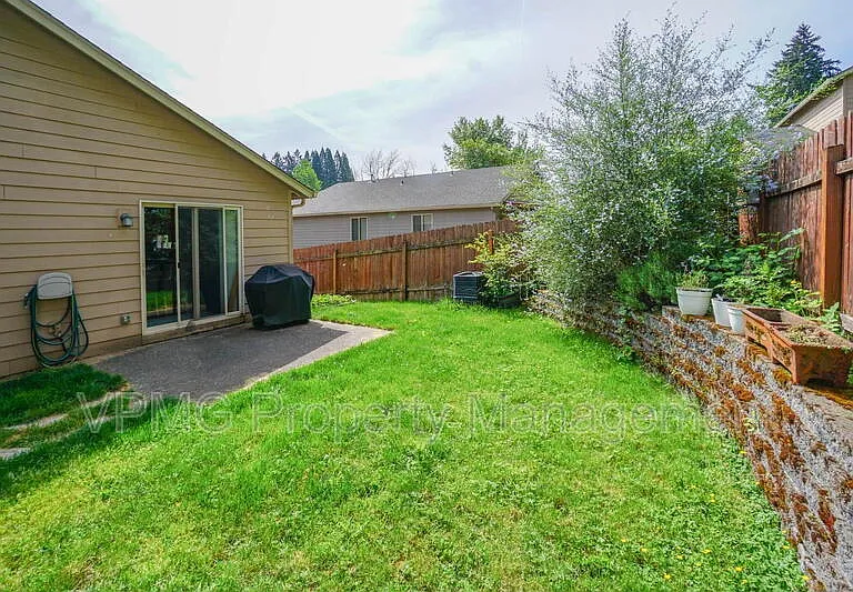 8814 NE 82nd Ave — Photo 25