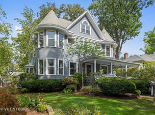 530 Forest Ave, Wilmette, IL 60091