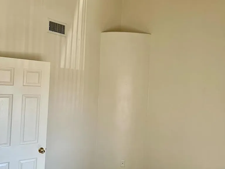 Modern Condo-Style Living Near Nob Hill & UNM $300 Off Move-In Special at The Spirals Apartments — Photo 31