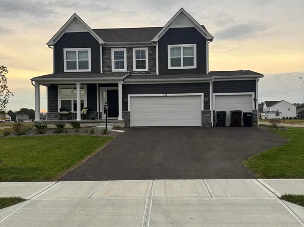 225 Warbler Cir, Galena, OH 43021