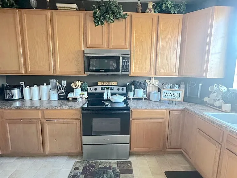 7744 Autumn Leaf Way — Photo 3