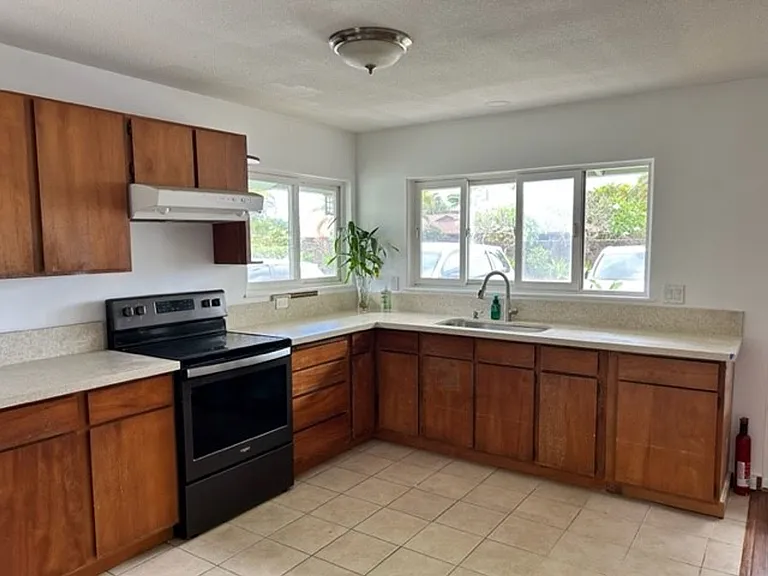 655 N Kainalu Dr — Photo 5