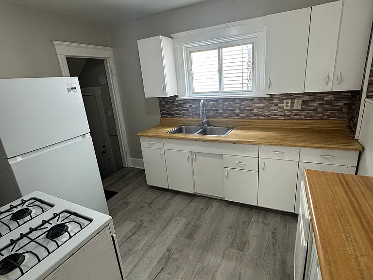 519 Steward Ave — Photo 5