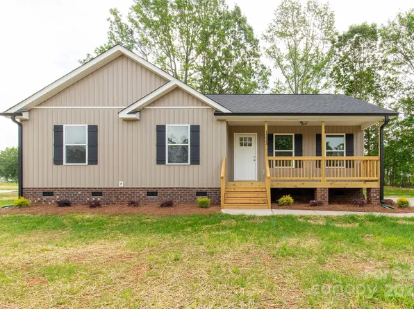 1323 Mack Dr, Mc Connells, SC 29726