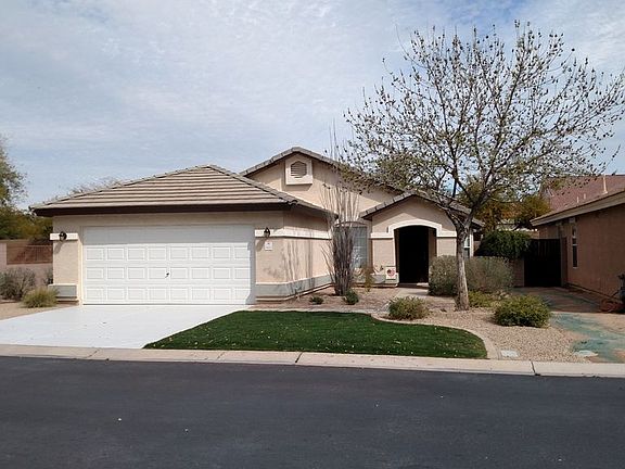 3rd image of 1641 N Serina