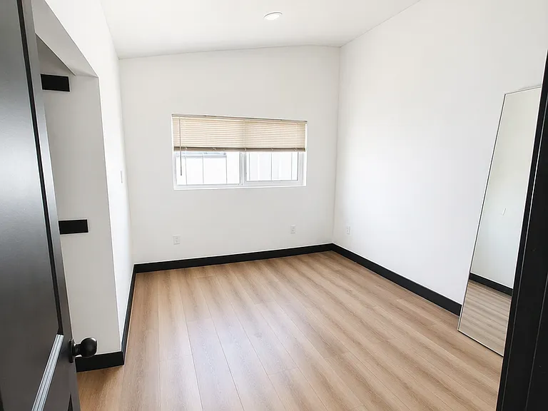 3327 K St #A — Photo 5