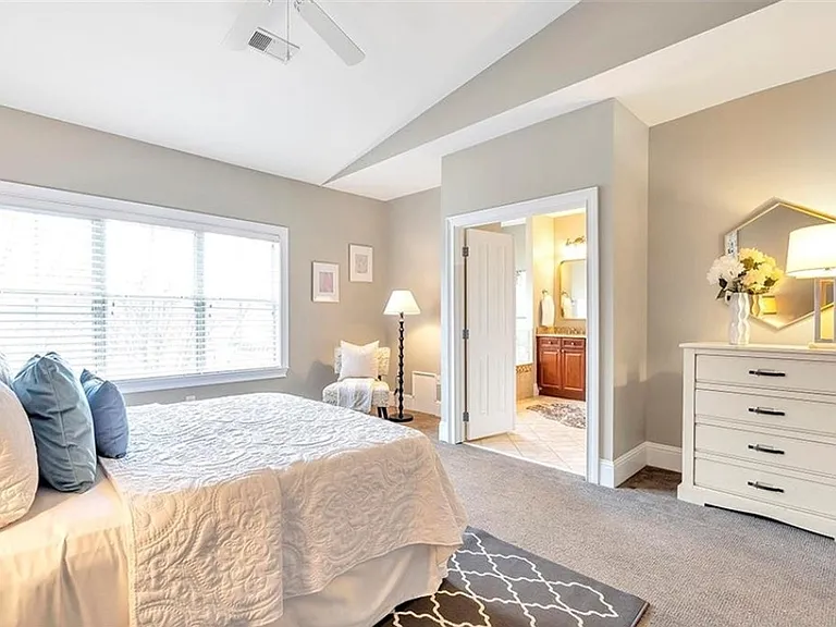 5408 Glenridge Cv NE — Photo 14
