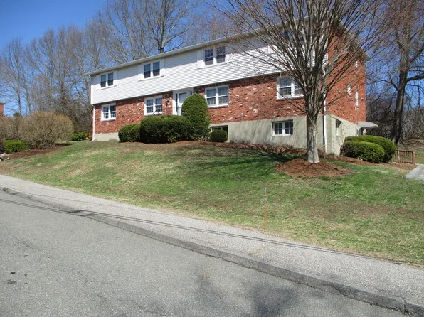 8 Zabriskie Dr APT C, Newburyport, MA 01950