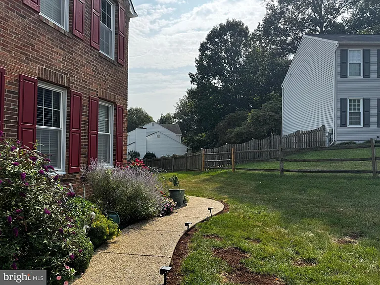 8268 Rippling Branch Rd — Photo 18