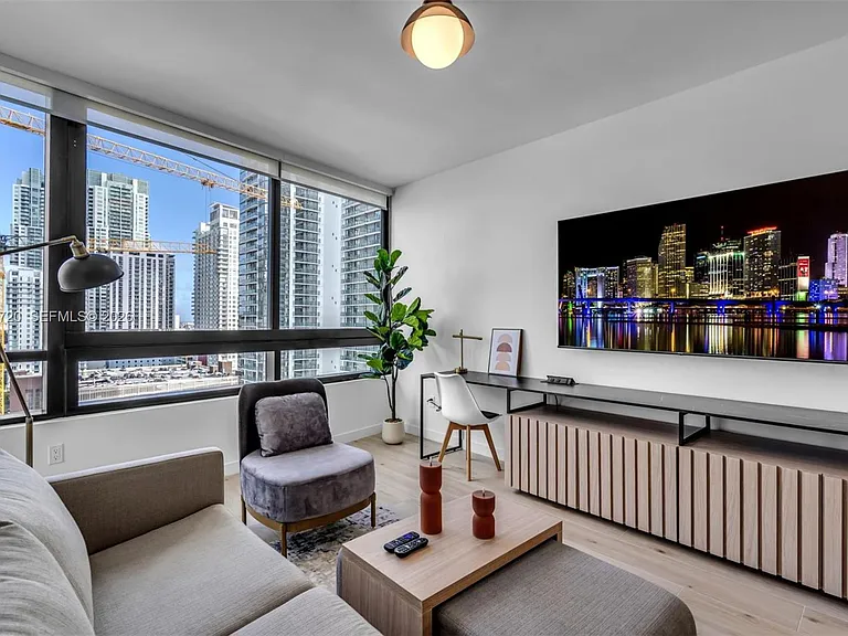 225 N Miami Ave #1701 — Photo 4