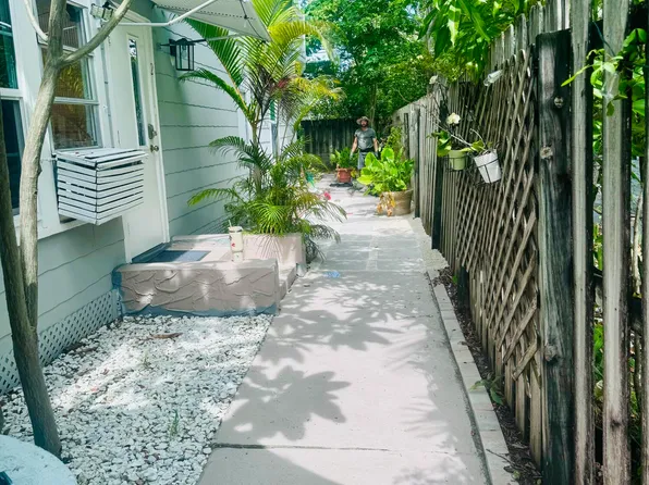 204 S M St, Lake Worth Beach, FL 33460