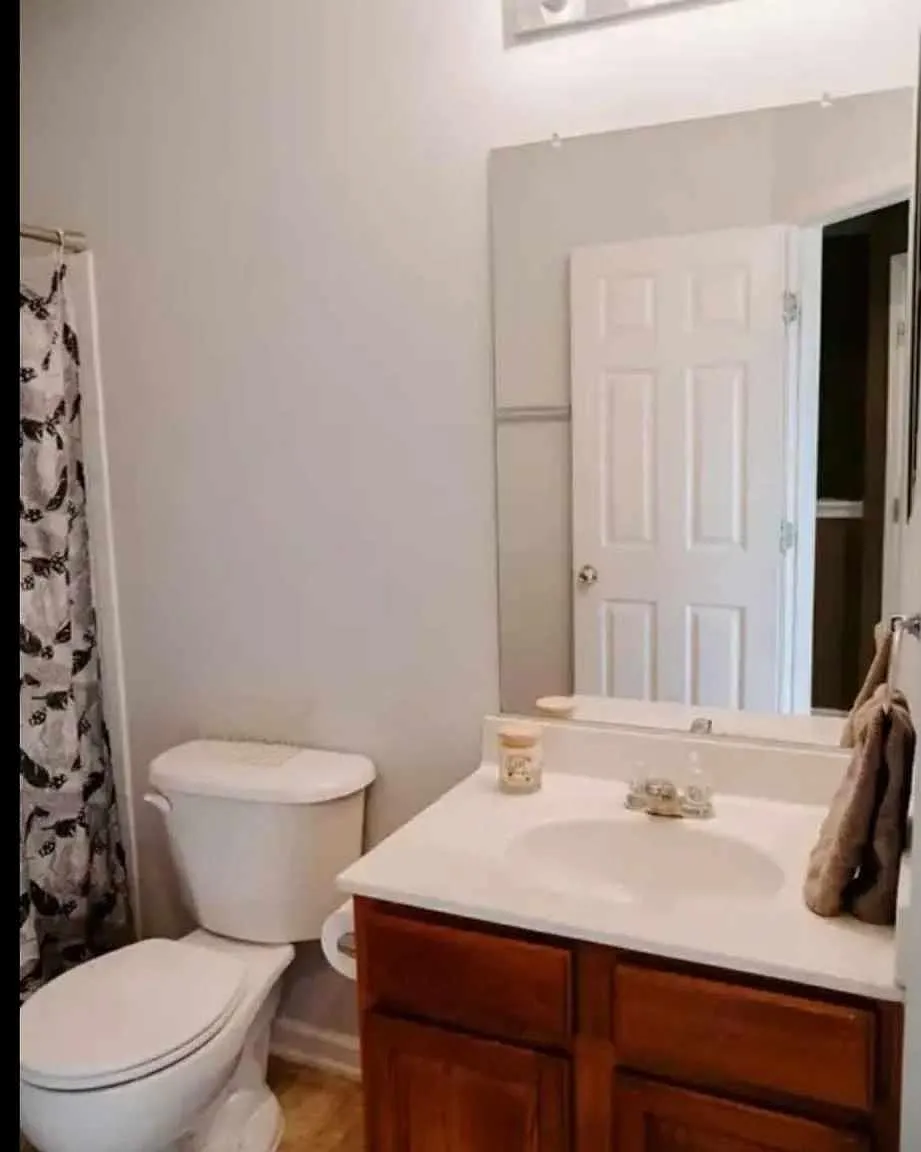 4 bed, 2140 sqft, $2,500 — Photo 2