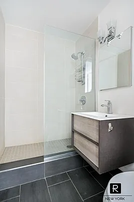 Rented by R New York | media 26