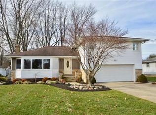 2920 Canterbury Rd, Westlake, OH 44145