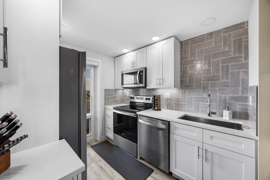 1630 N Ocean Boulevard #812, photo 3