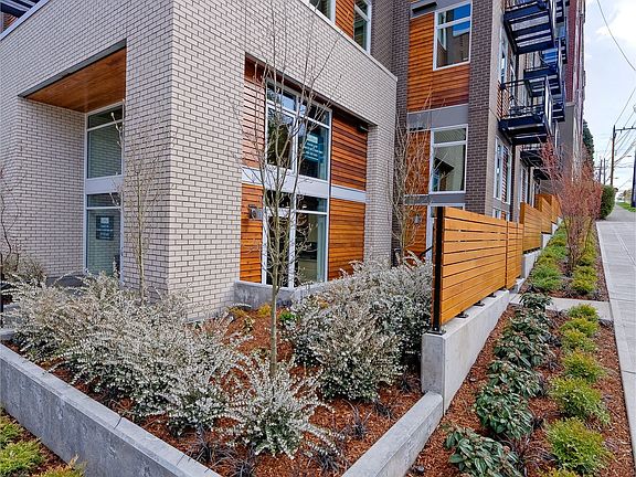 3rd image of 500 Belmont Ave E #309