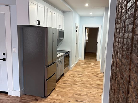 4th image of 151 Jay St APT 1