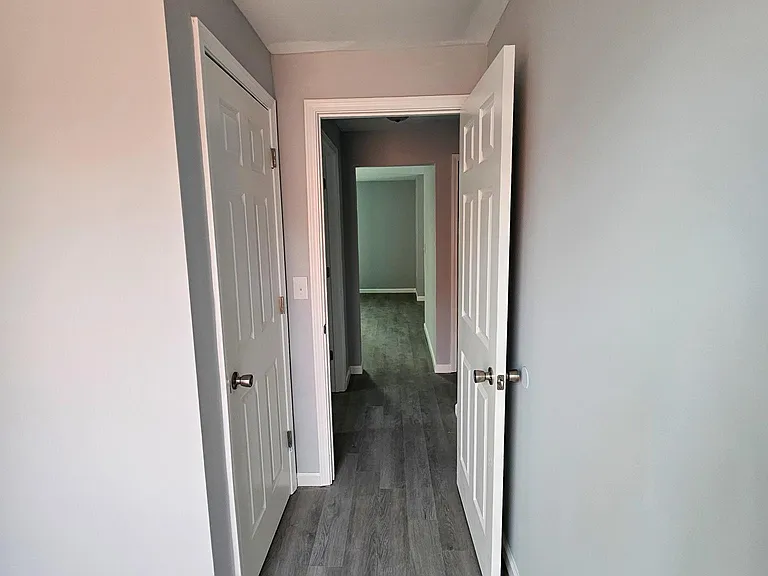 2391 Monroe Ave — Photo 4