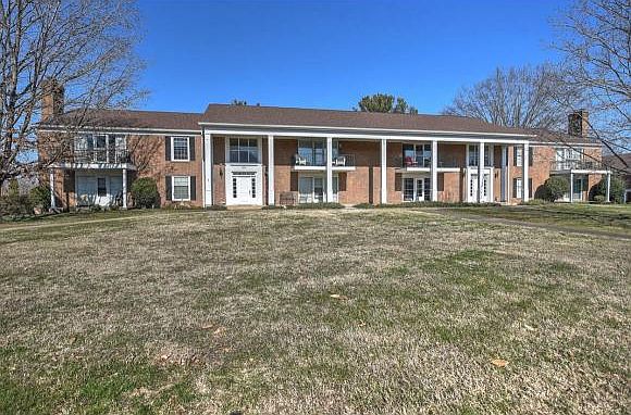 1st image of 504 Manor Dr APT C
