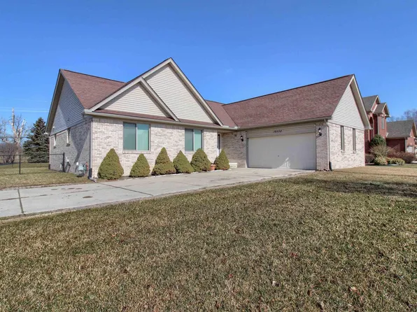 16530 Birch Dr, Brownstown, MI 48173