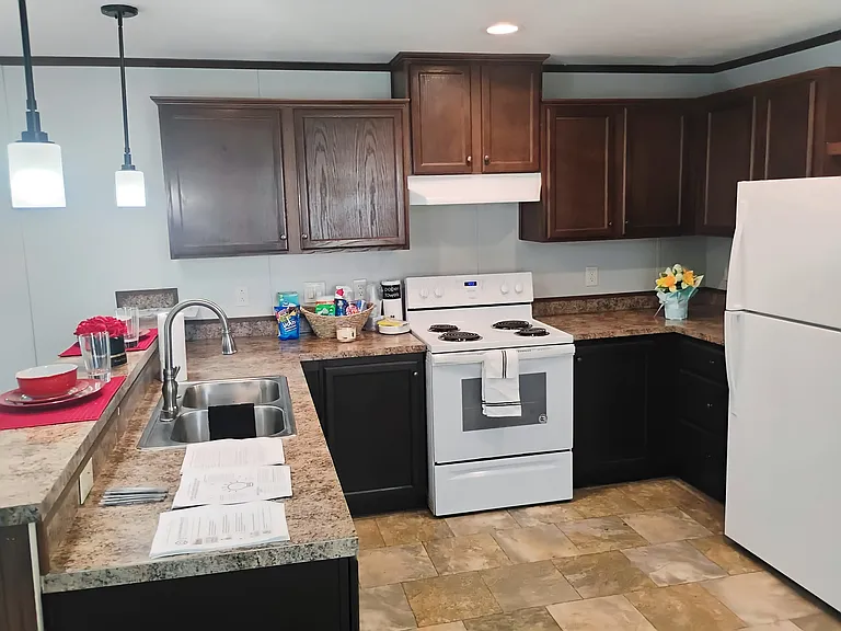 1100 W Locust St #1 — Photo 5