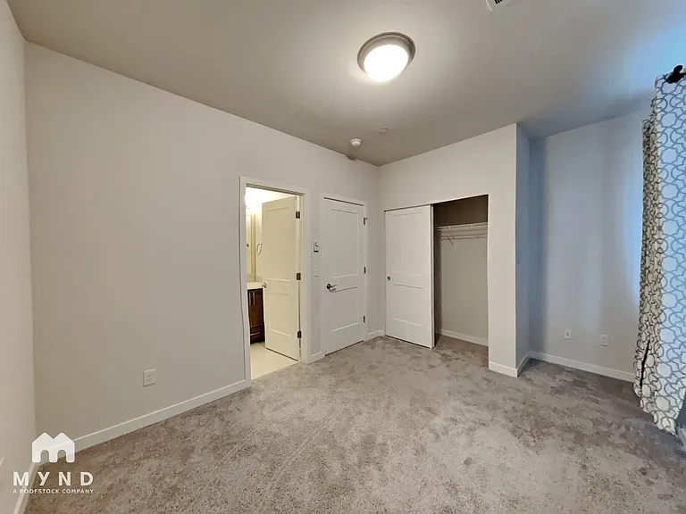 10944 NE 189th St #D — Photo 13
