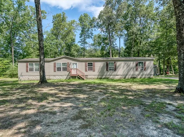 3126 Cumberland Lakes Dr, Monterey, TN 38574