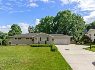 1878 Toepfer Rd, Akron, OH 44312