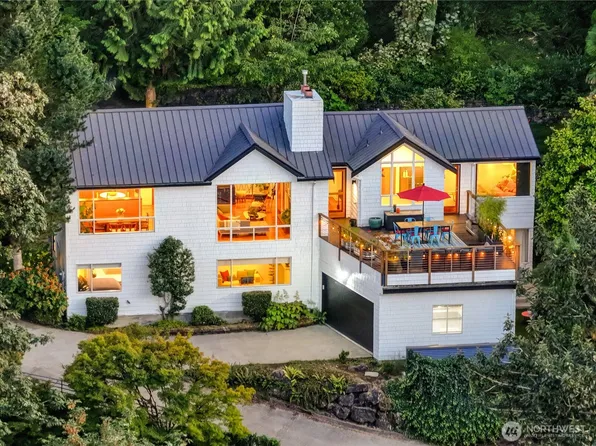 1522 E Interlaken Boulevard, Seattle, WA 98112