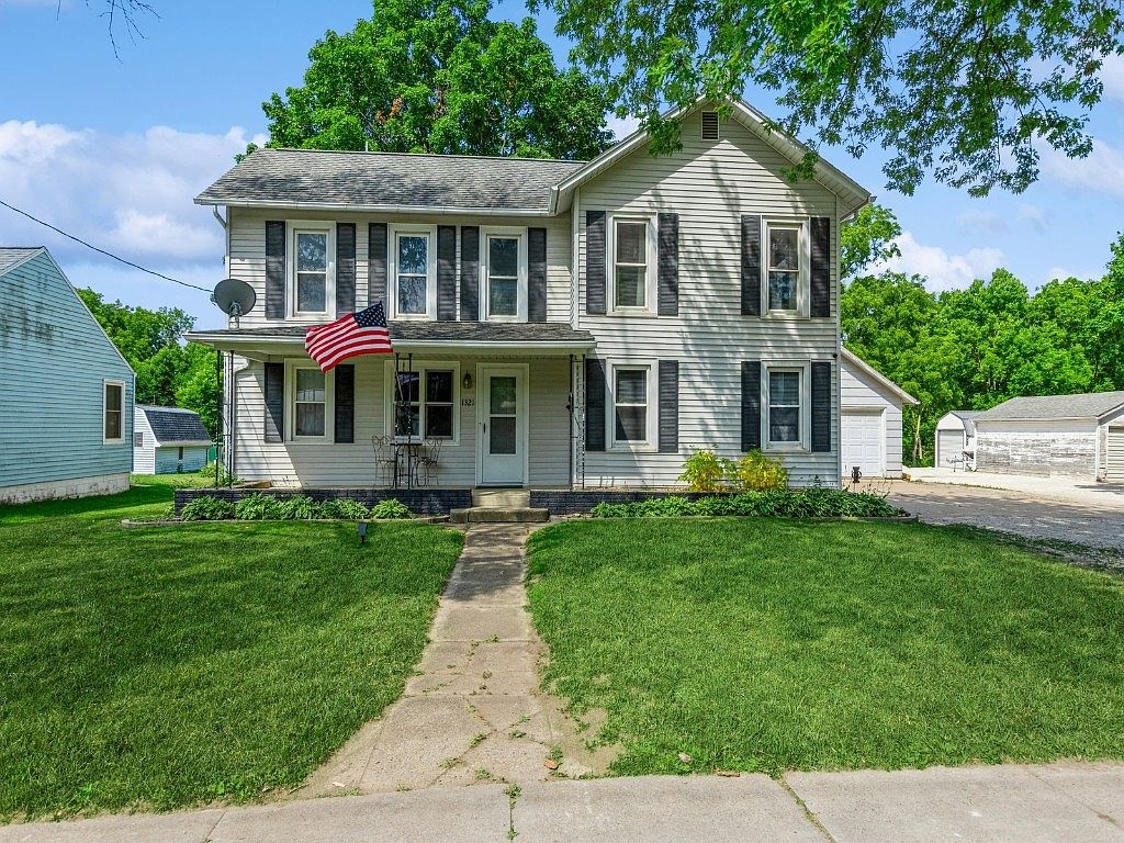 1321 Franklin St, Center Point, IA 52213 Zillow