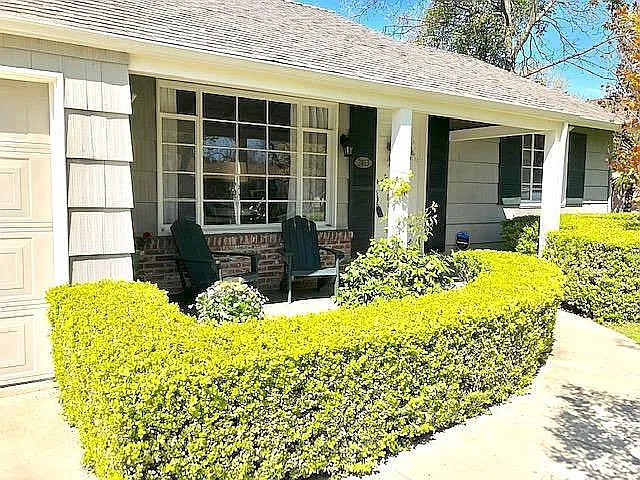 2413 Morse Ave — Photo 1