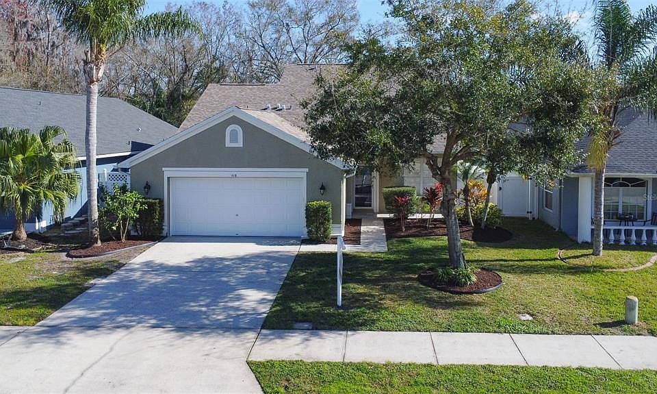 1st image of 418 Cypress View Dr