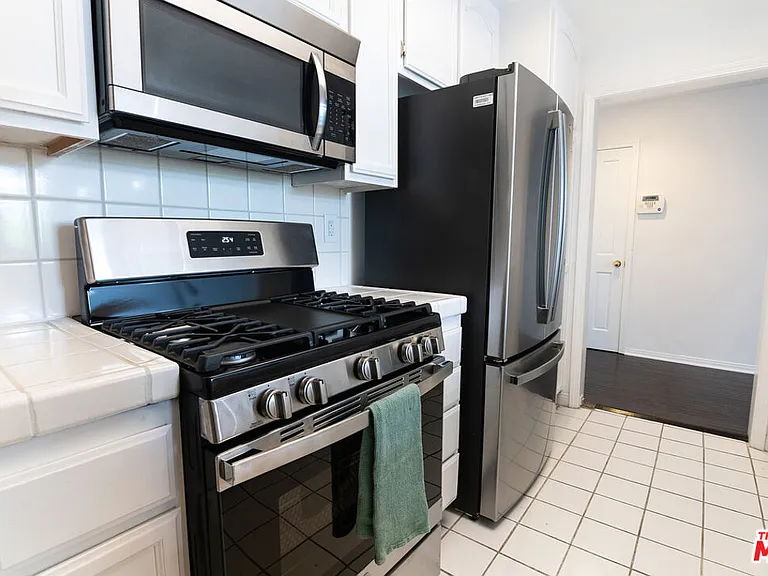 1650 Veteran Ave #306 — Photo 10