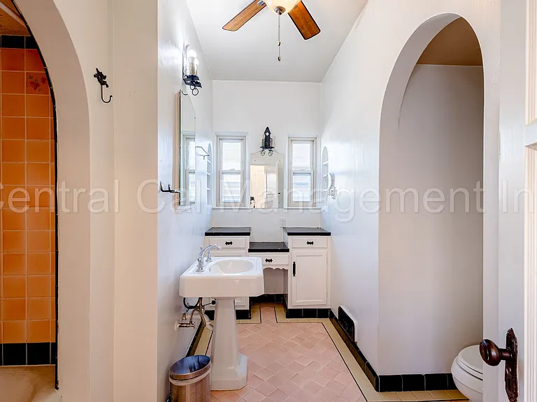 227 Oleander Ave — Photo 8