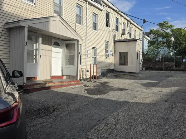 226 Appleton St Unit 4, Lowell, MA 01852