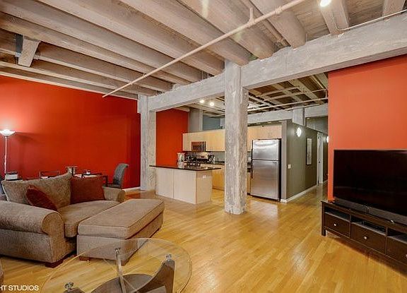 5th image of 333 S Des Plaines St #303